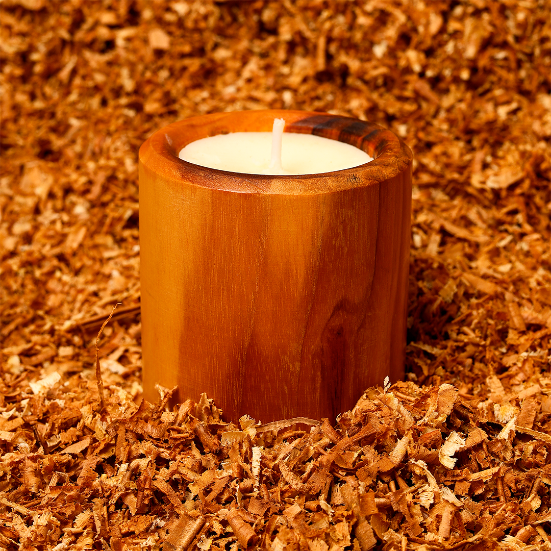 Vela Aromática em Madeira